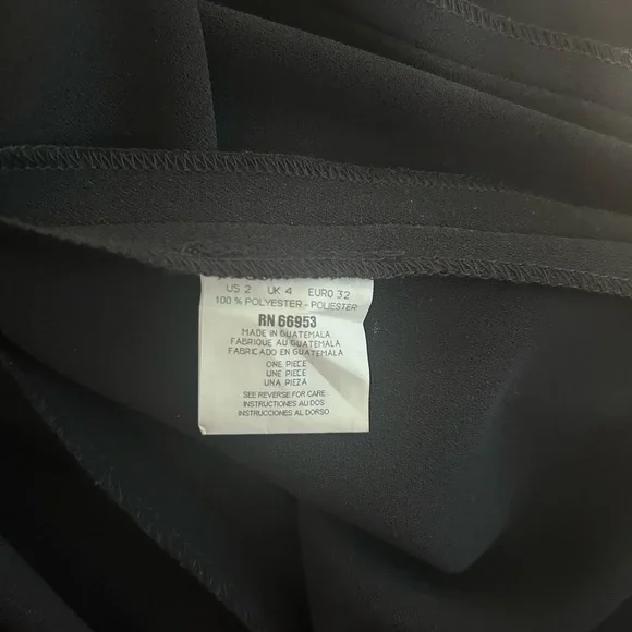 Elegant Black Button-Down Midi Dress - Picture 9 of 10